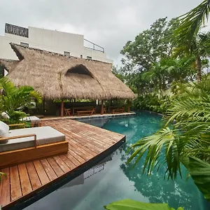 https://jungle-luxury-tulum-condo-private-pool-jacuzzi.tulum-hotels.net