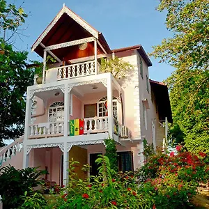 https://firefly-beach-cottages.comcaribbean.com