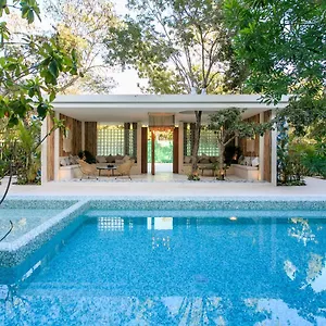 https://carmela-tulum-by-moskito.quintano-roohotels.com